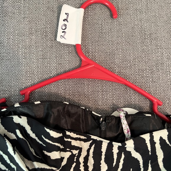 Autumn Adeigbo Black & White Dress Spaghetti Strap Adjustable Womens 8 NEW - Picture 12 of 12